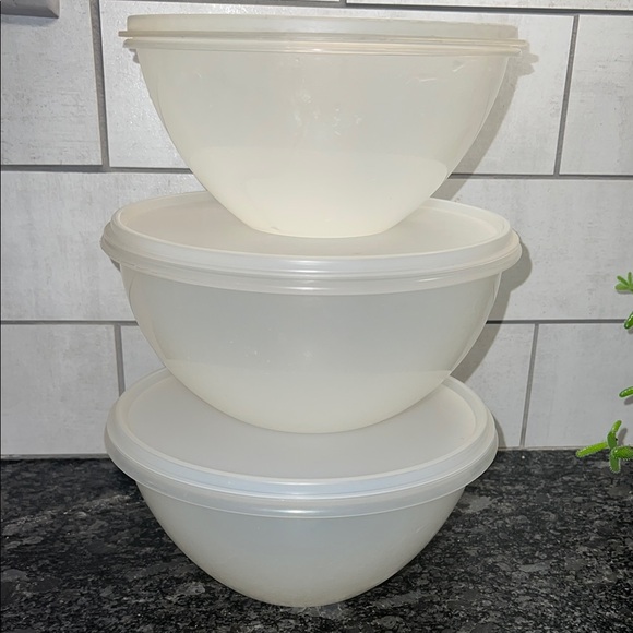 Tupperware Other - Set of 3 Vintage Tupperware Wonderlier bowls with lids Translucent mixing bowls
